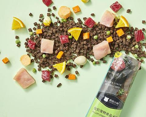 狗子有福啦！疯狂小狗狗粮让狗狗大口吃肉，还原本性