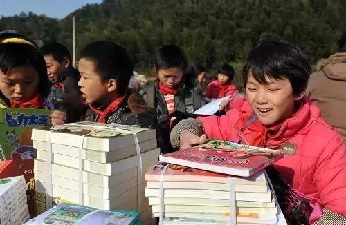 津远金服：慈善义举显真情，共为山区点明灯