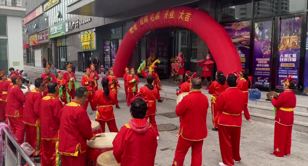 新店开业了！有红鸡毛店携巴蜀民间菜在太原耀目而至！