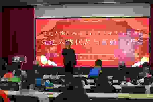 白泽飞行体验特训营开营暨先进人物代表走进营地座谈会在法库举行