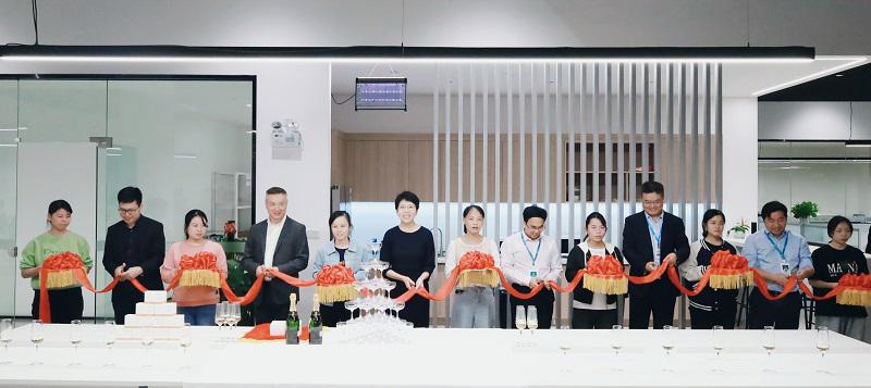 硅基动感CGM正式量产下线 ! 百万产能助力全民血糖健康