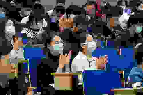 多彩集团董事长夏炜倾力分享——做有远见的北航人！(图7)