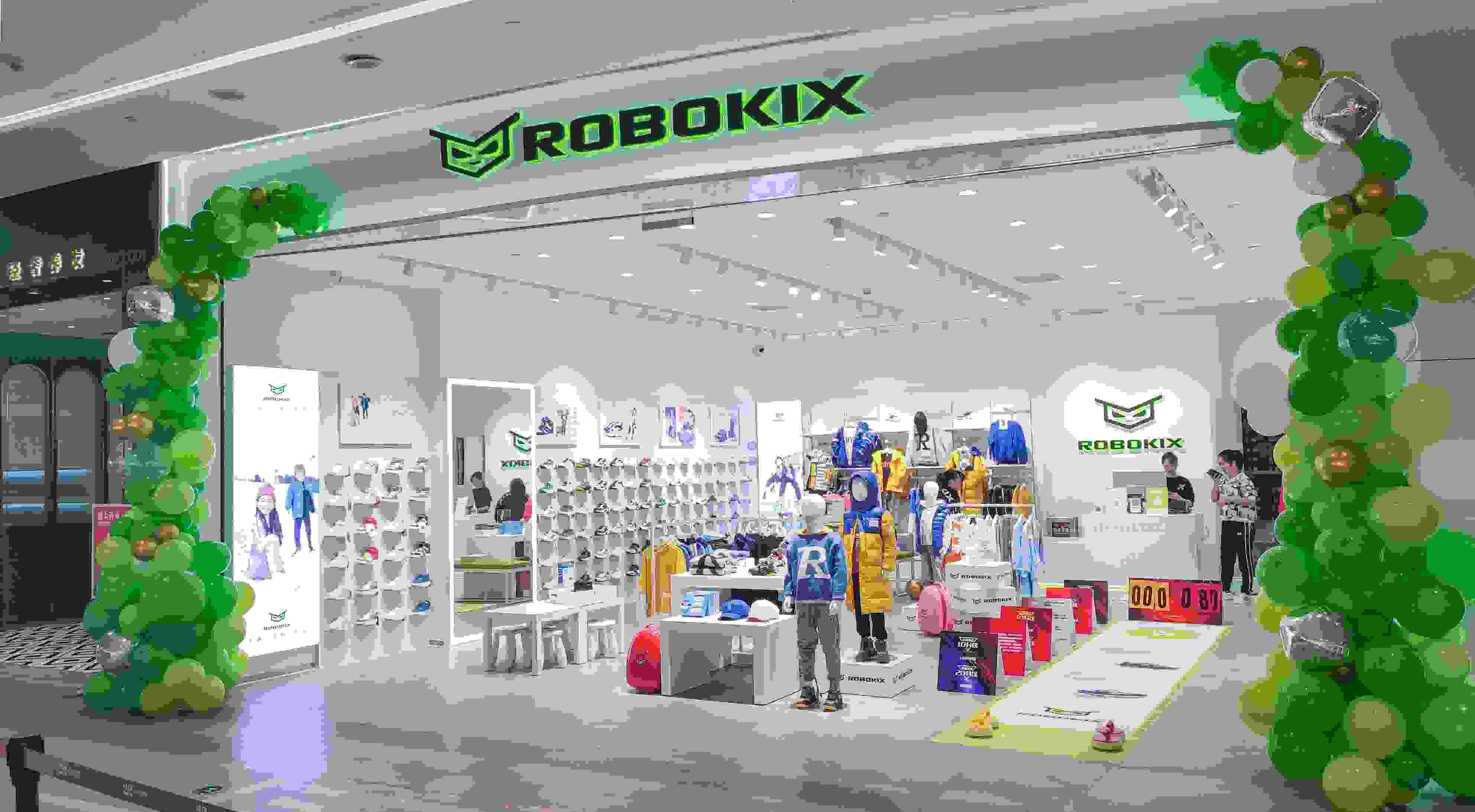 ROBOKIX广州新店开业，冰川主题开业派对闪耀羊城