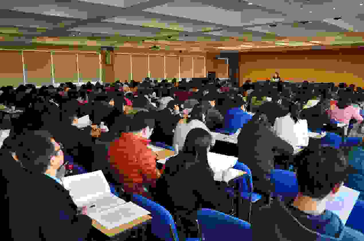 找准引路人，不做“考公气氛组”