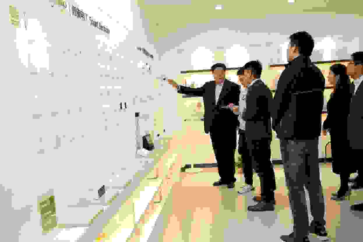 中国中小企业协会会长李子彬一行莅临酷客智能参观指导