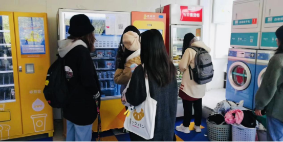 “只见美食不见人”的吧啦熊美食机，火爆杭城高校