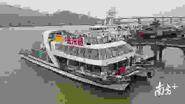 新船交付！江龙船艇建造粤港澳大湾区首艘纯电动游船从神湾出港