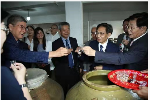 五国驻华使节品鉴帝凤宴美酒 弘扬传统酒文化