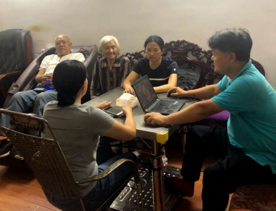 5“曹队长”们的每次家庭聚会，就等于是场扶贫研讨会.png