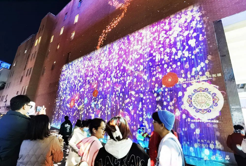 数娱科技用超高清技术点“靓”广州北京路步行街