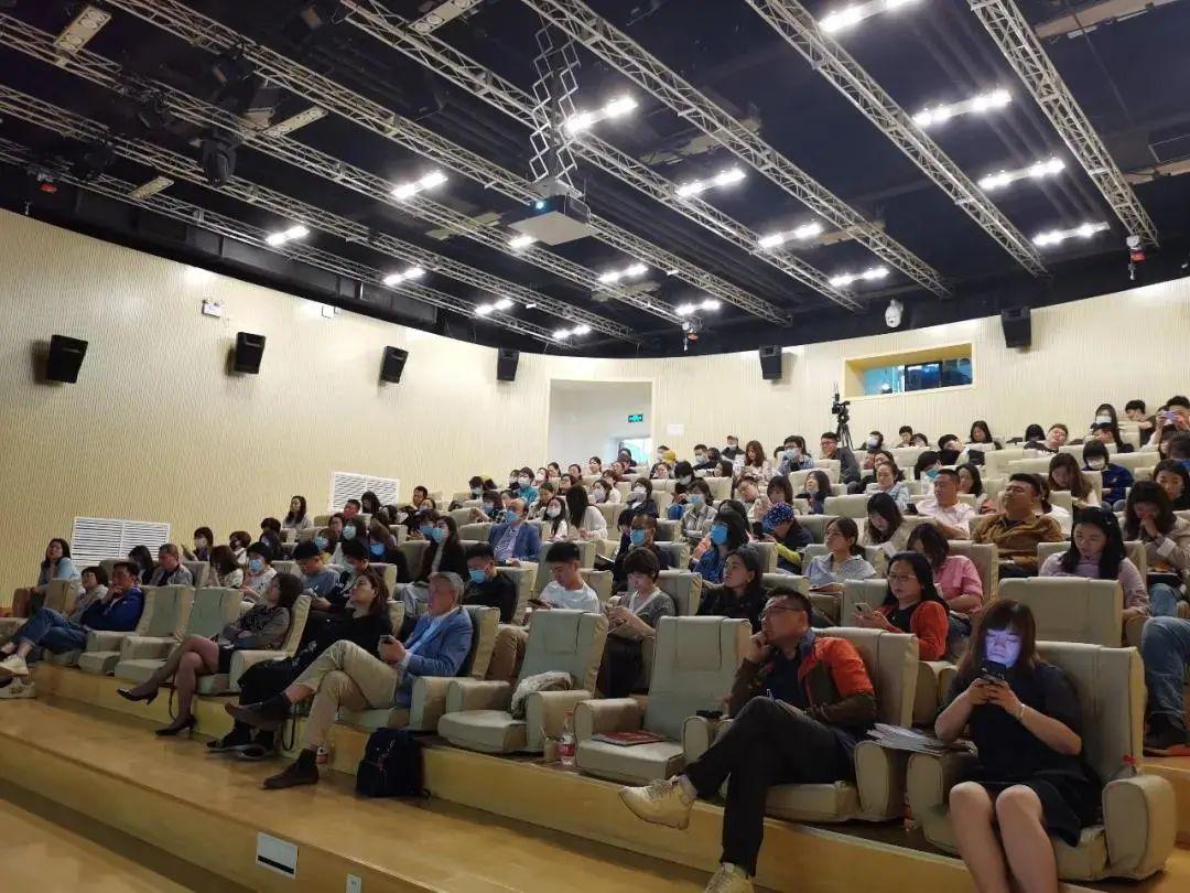 碧生源应邀出席公益创意教师研修班