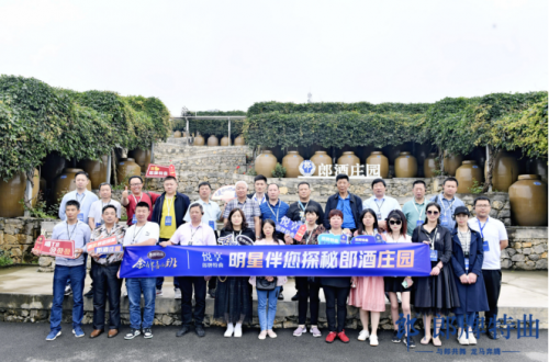 搭档《金牌喜剧班》传递强大品质内核 郎牌特曲发展再进阶，迈入兼香新纪元