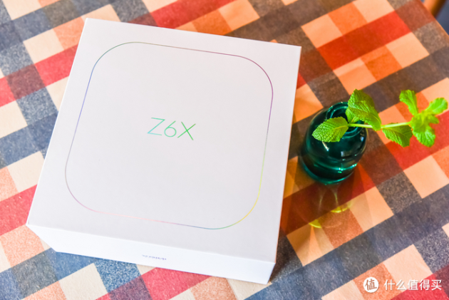 极米Z6X投影仪：入门级智能家居产品值得选择