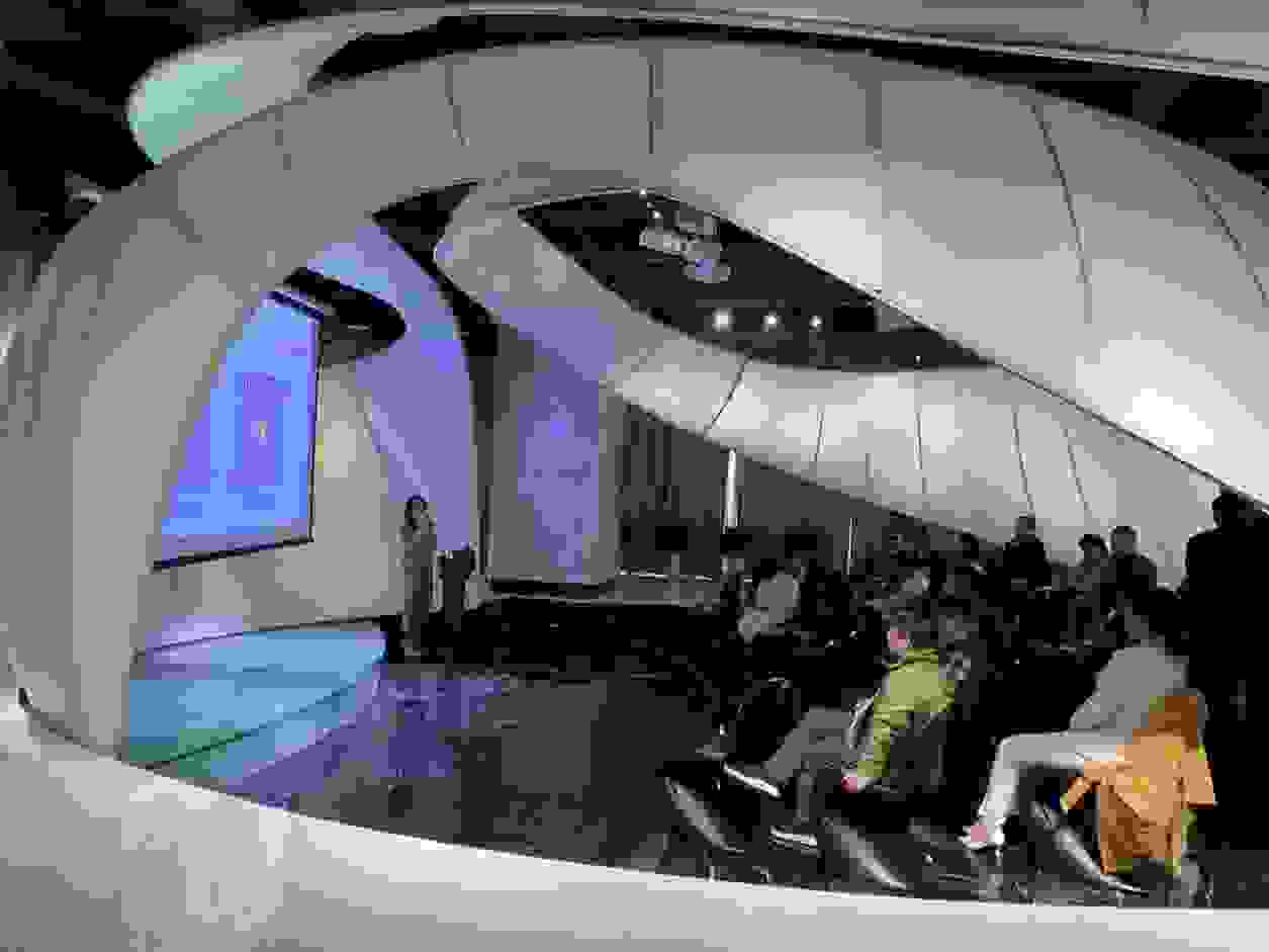 锐领教育成功举办以“企业人本管理的内外兼修”为主题的教育峰会