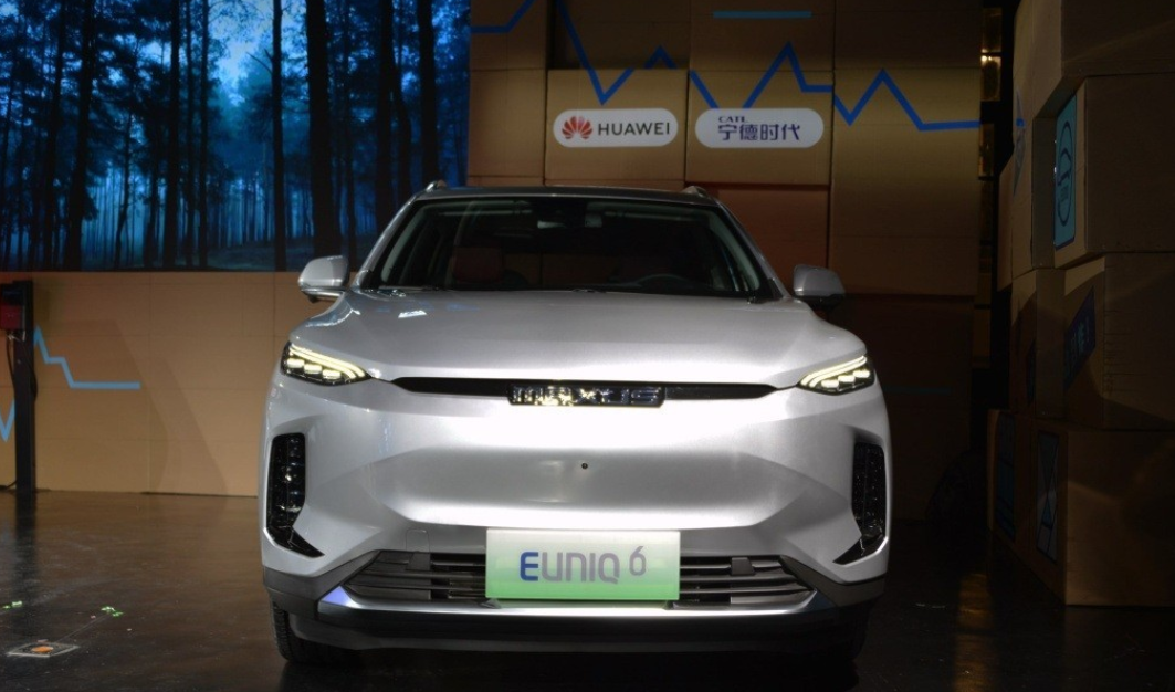 埃安AION V和上汽大通MAXUS EUNIQ 6车型对比，大家会怎么选？