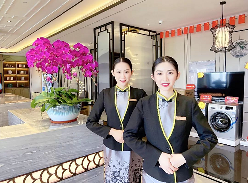 龙光服务—以极致完美的服务，用爱营造温暖社区