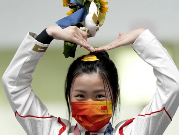 “中国红”伊尚跑步机亮相东京奥运会开幕式 中国制造再引关注