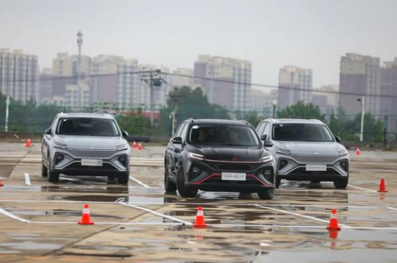 R汽车MARVEL R科技感满满，打造优质驾乘体验