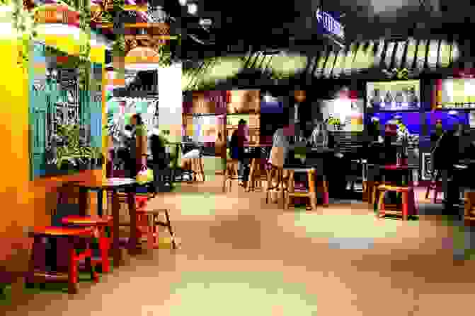 图片包含 地板, 室内, 桌子, 房间描述已自动生成