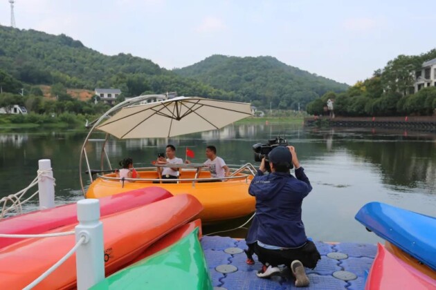 伊宅购集团快乐车行光明村露营地迎来湖南经视拍摄取景 为旅博会预热！