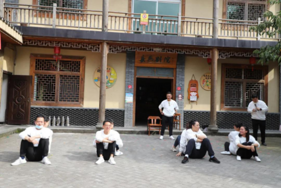 云图片