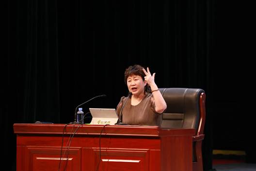 申怡《红楼梦》万人公益演讲：贾宝玉来写2022高考作文，能拿高分吗？