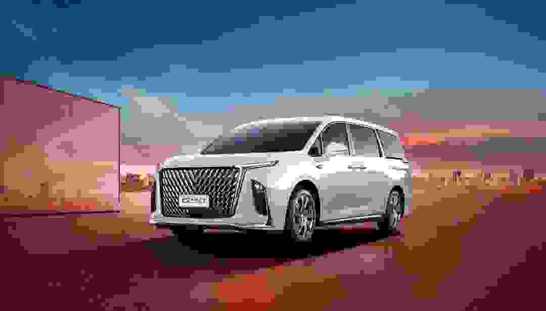 嘉华和上汽大通MAXUS G90哪款更好？对比两款七座商务车及报价你就明白！