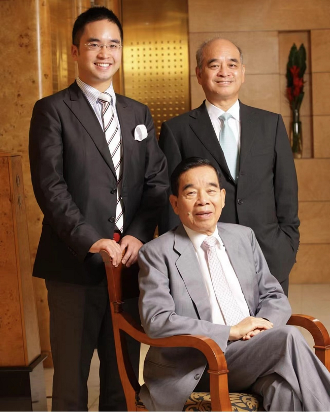 新世界总裁“郑志刚”在过什么样的生活