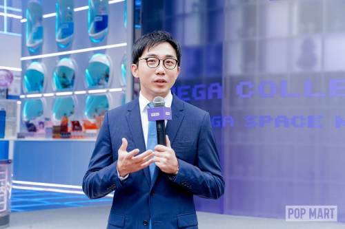 泡泡玛特海外业务进程加快，中国潮玩逐步走向全球