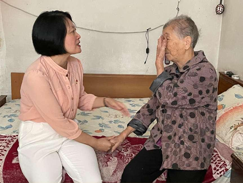 阳光人寿福建分公司开展慰问困难老党员活动