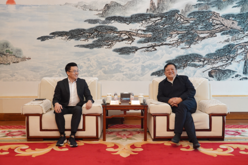 山东省人民政府副省长、烟台市委书记江成会见奇创旅游集团董事长、景域驴妈妈创始人洪清华一行