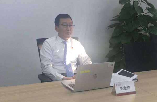 团结凝聚奋进新时代，鼓劲加油建功新征程