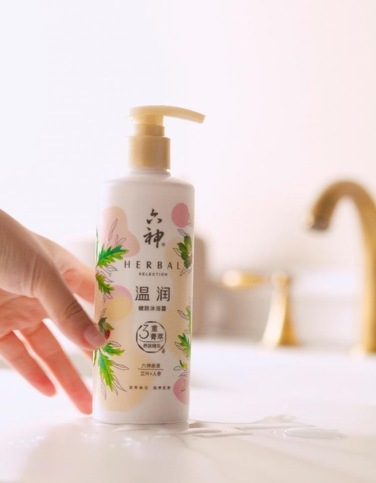 六神菁萃沐浴露，帮你养出天生好肤质