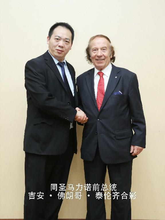中国著名互联网专家、法学家叶军同圣马力诺前总统吉安，佛朗哥，泰伦齐合影