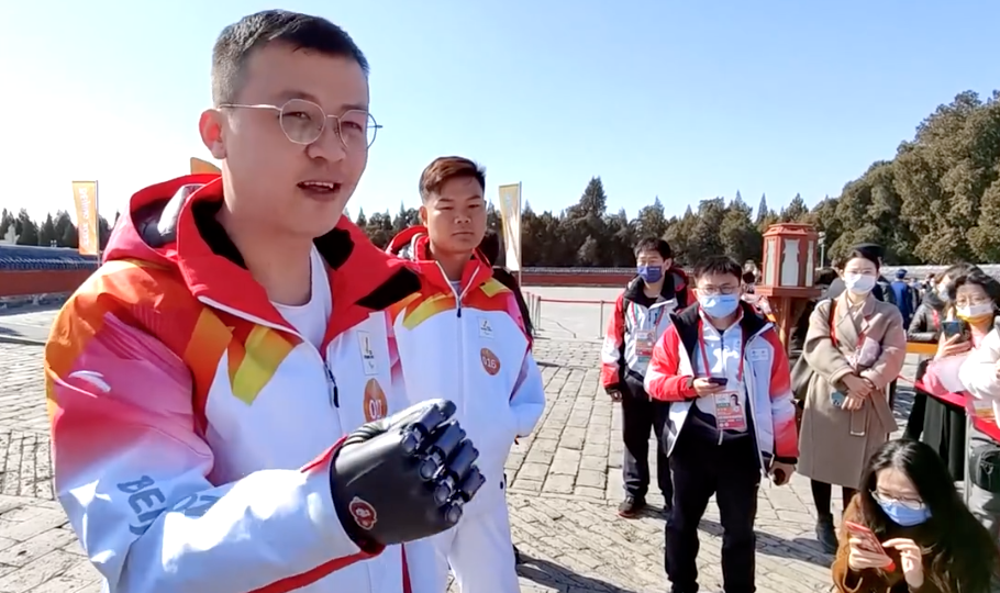 强脑科技仿生手亮相北京冬残奥 彰显中国智造背后的科技感