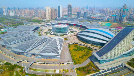 朱兴良先生带领公司，不负所托，用辛劳汗水打造奇迹力作