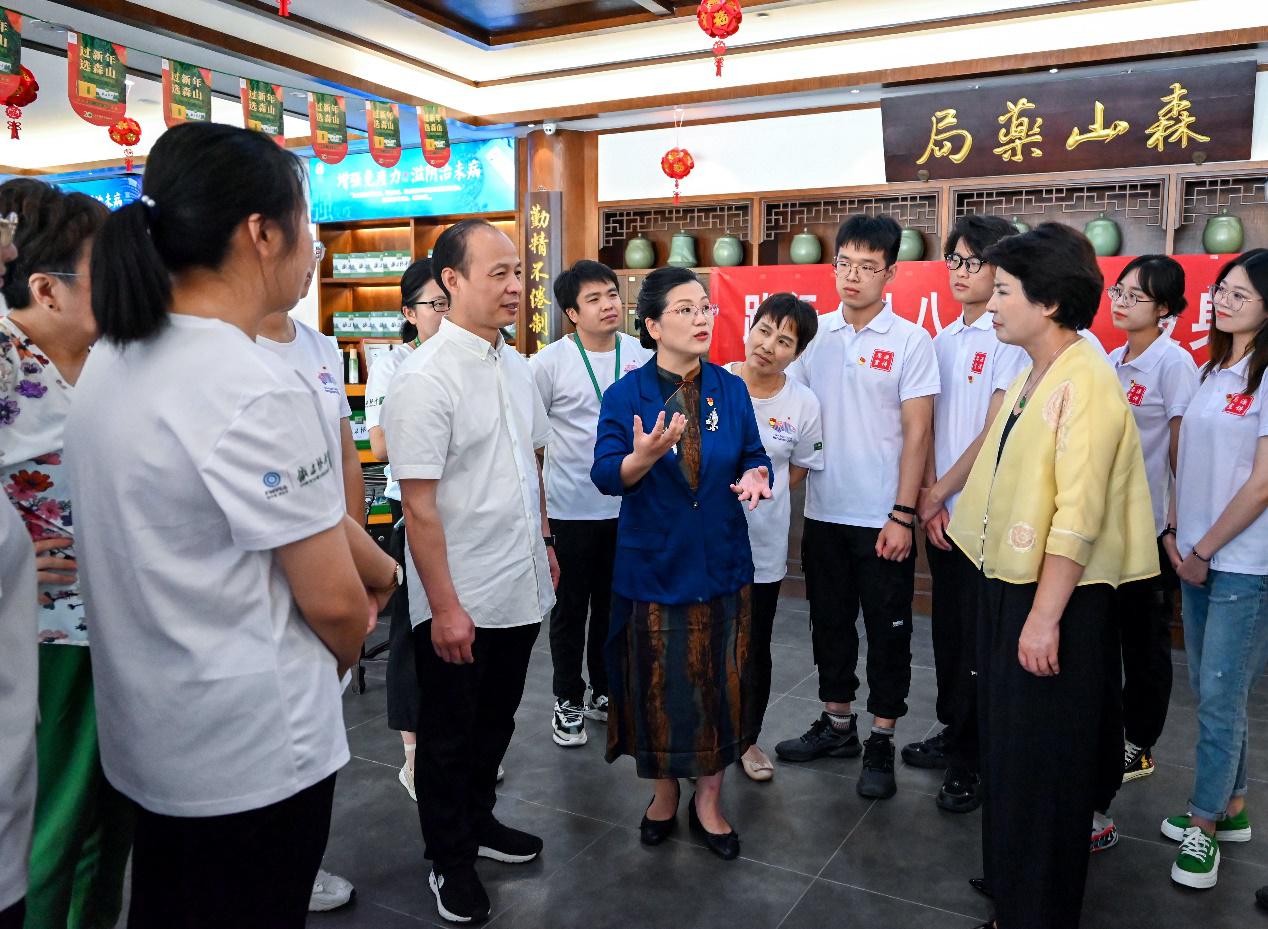 省党代表陈素红走进森宇集团宣讲党代会精神