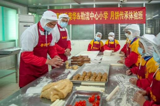 舌尖上的非遗美味，荣华月饼踏月而来