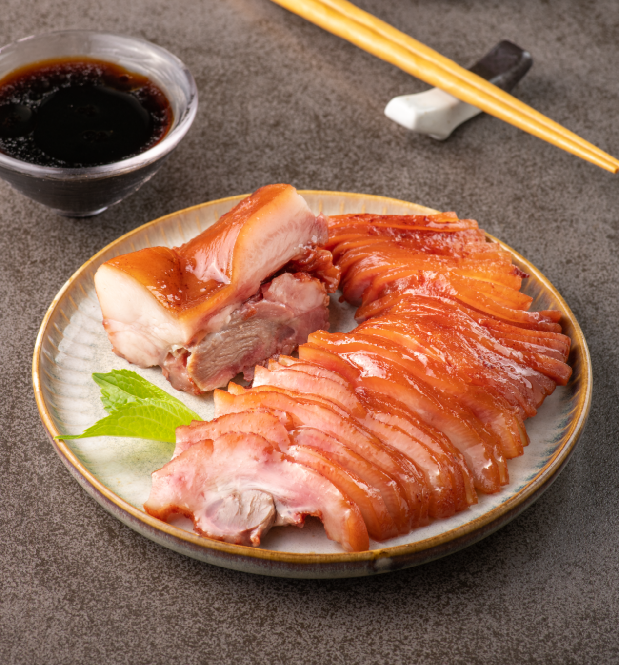 天气渐凉，来口热乎的！紫燕食品热卤暖胃更暖心