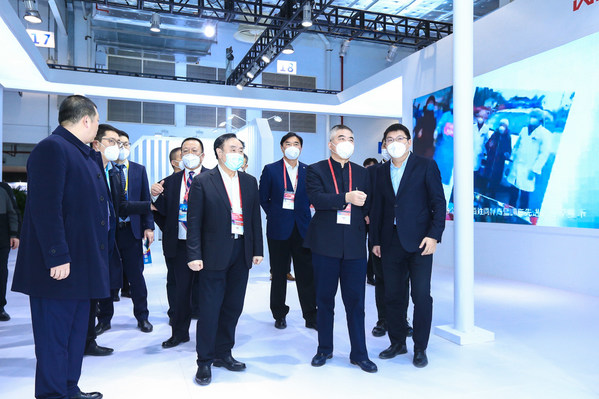 万东医疗携新一代AEG球管DSA设备亮相介博会