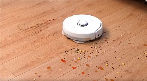 云鲸打造极致产品体验，推出J3小鲸灵智能清洁管家