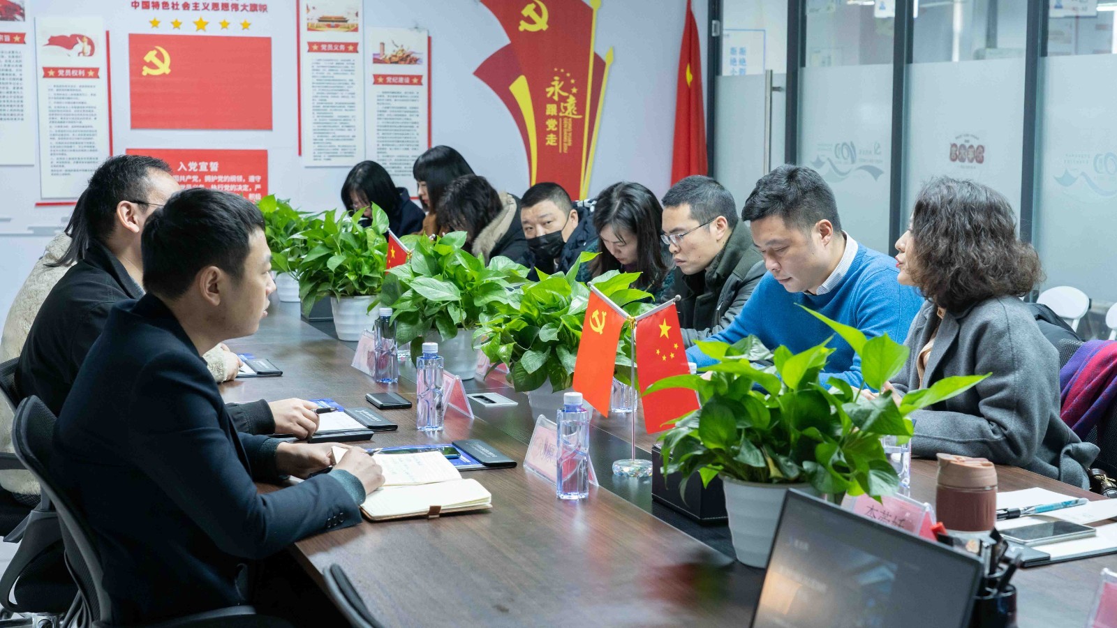 绵阳人才集团、诚通人力莅临鱼泡网考察座谈