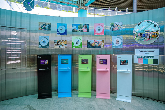 INSTAX Pal拍照精灵可爱来袭，get你的时尚小新机