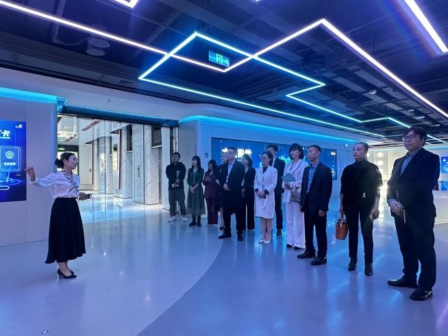 元启未来受邀参观中国联通5G数字展厅