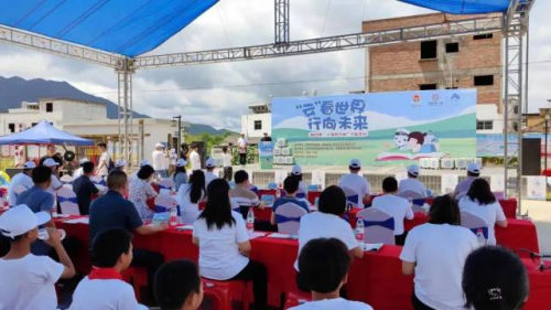 “小海豚计划”走进龙川！这个地方的293名学子获千万专属赠险