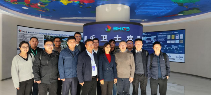 智慧倍增董事长廖于锋陪同重庆市政府产业引导基金领导参观考察康乐卫士