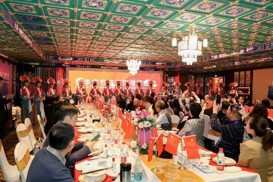 中外友好与文化宣传大使向凌云