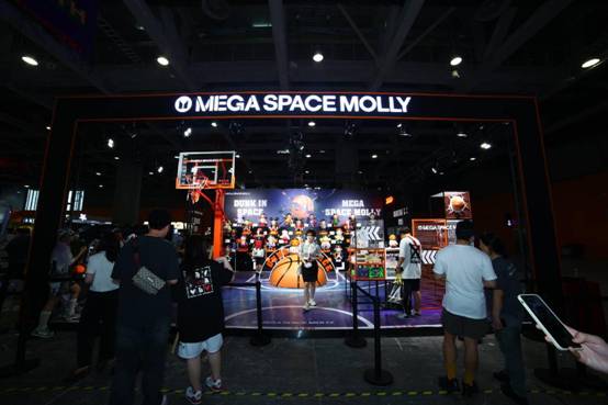 泡泡玛特携手SPACE JAM推出MEGA重磅新品 碰撞潮流文化新可能