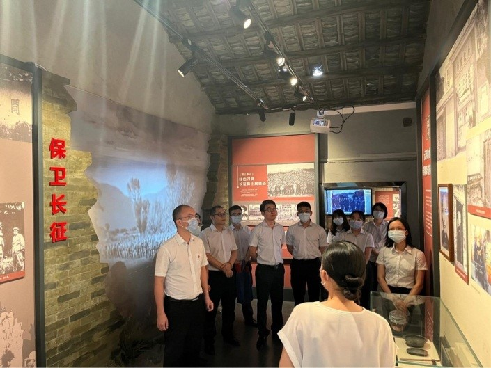 广东南粤银行云浮分行开展“党建带团建”系列活动