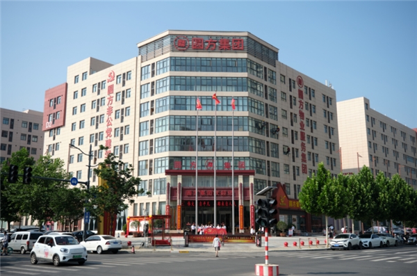 方一坤率党员学习党的二十大精神，提升非公企业党建实践